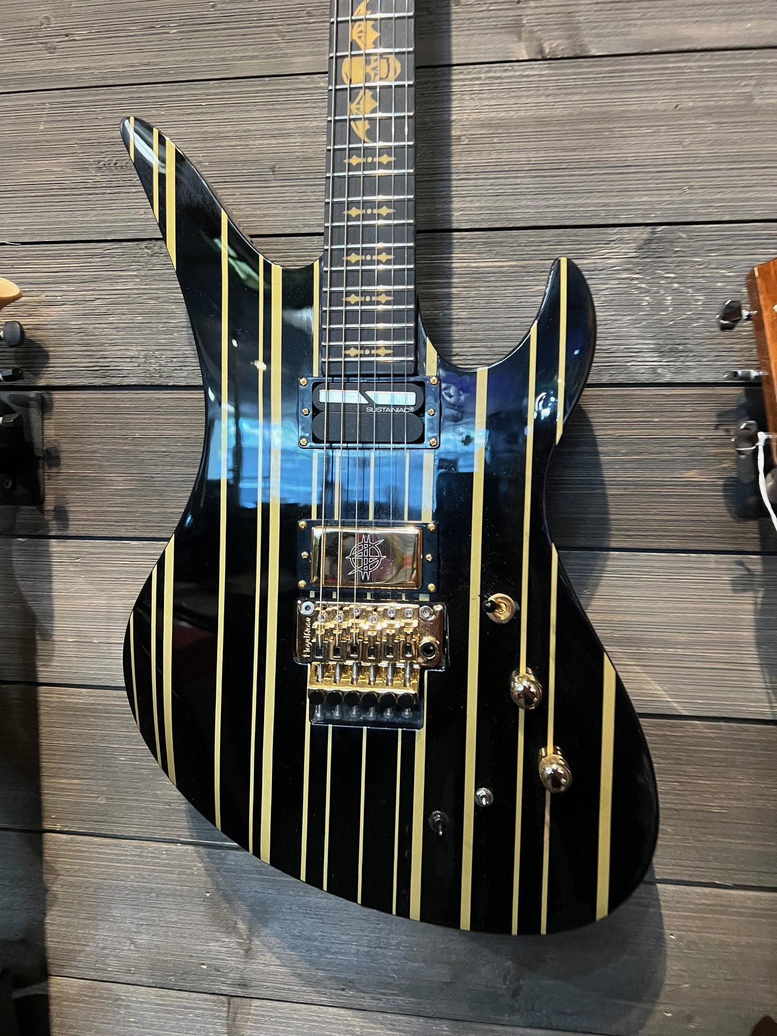 Schecter Synyster Gates Custom-S - Black with Gold Stripes
