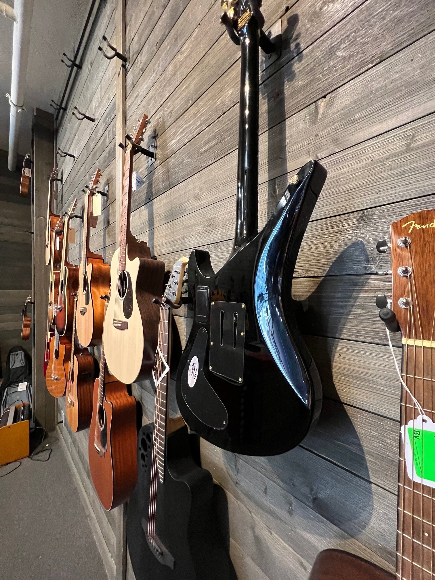 Schecter Synyster Gates Custom-S - Black with Gold Stripes