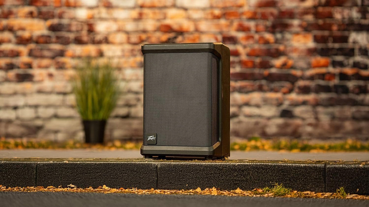 Peavey Solo® Battery Powered Portable PA and Busking Amp, 10-Hour Battery Life, Bluetooth, 4-Channels, Lightweight, Fast Rechargeable Battery, Guitar Input, Reverb Included