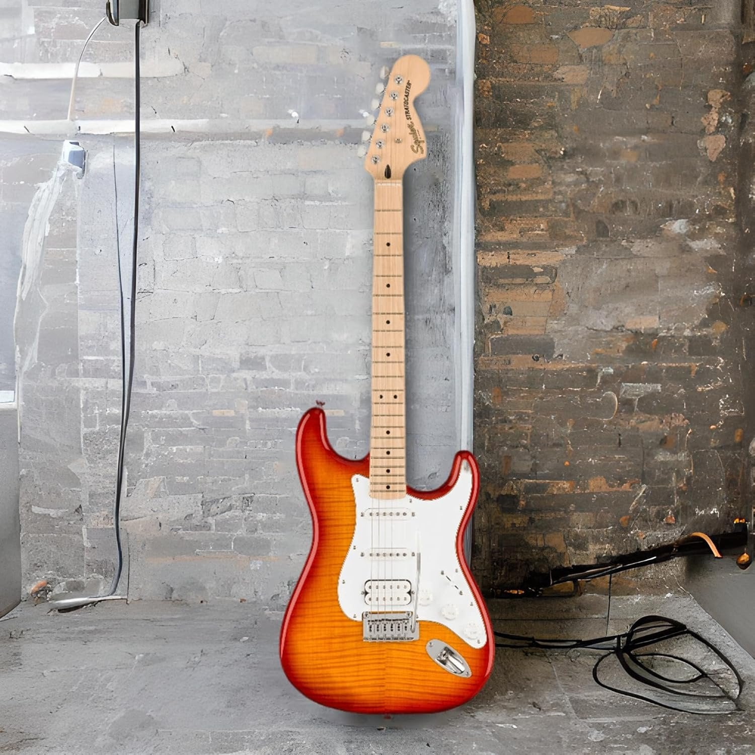 Affinity Series Stratocaster FMT HSS, Maple Fingerboard, White Pickguard, Sienna Sunburst