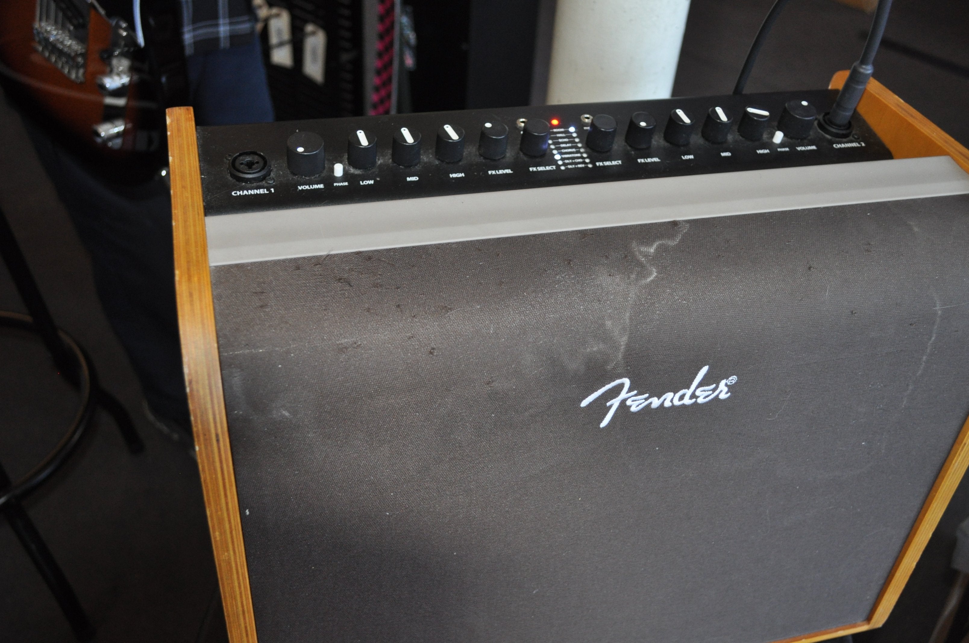 Fender 100W Acoustic Guitar Amp with Bluetooth Speaker, Natural Blonde