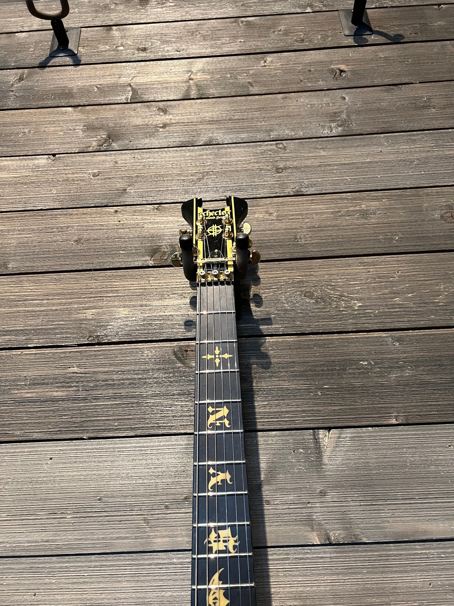 Schecter Synyster Gates Custom-S - Black with Gold Stripes