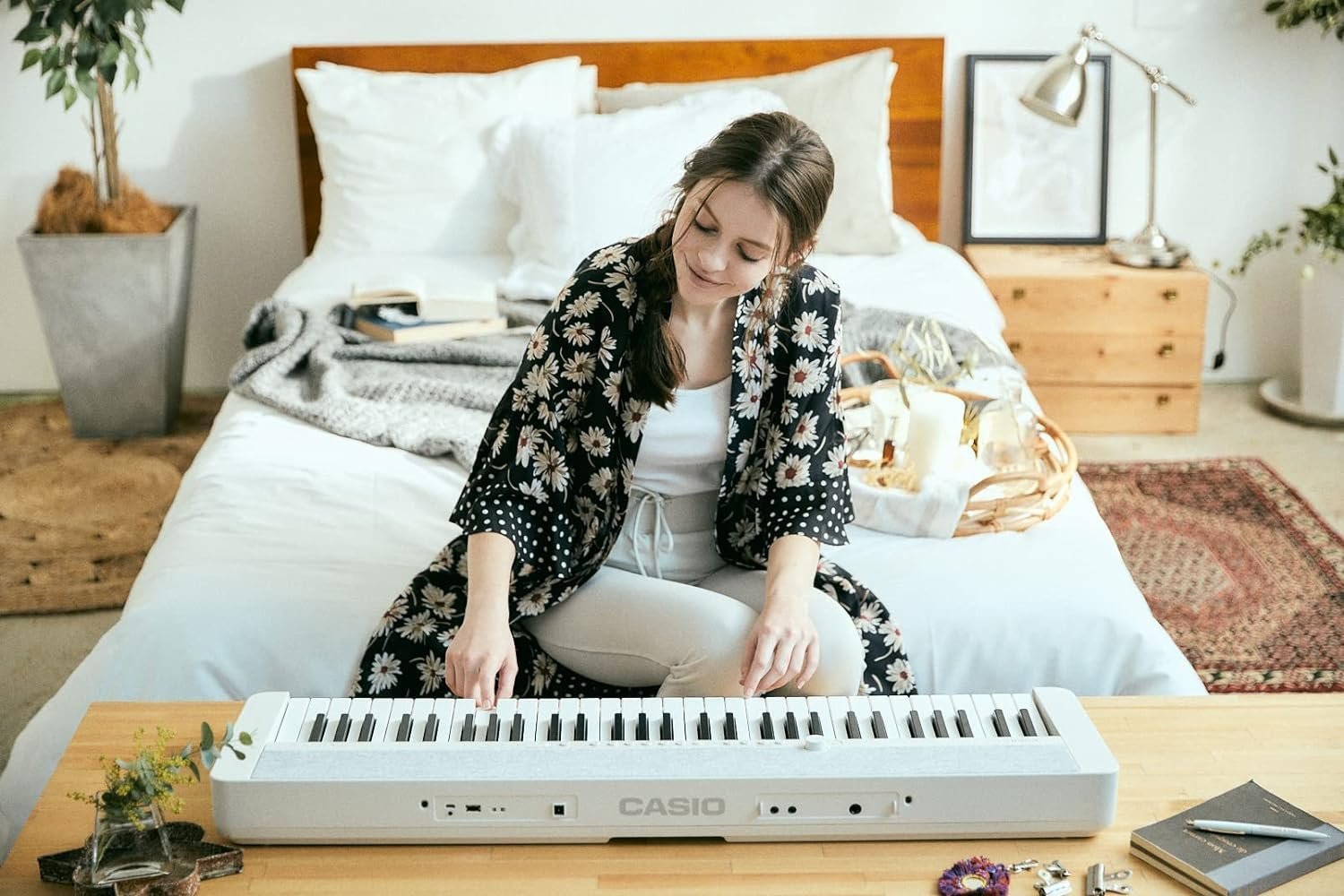 Casio Casiotone, 61-Key Portable Keyboard (CT-S1WE)