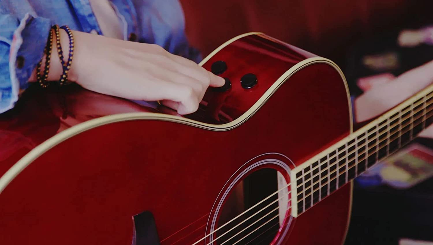 Yamaha FSC-TA Concert Cutaway Transacoustic Guitar w/ Chorus and Reverb, Ruby Red