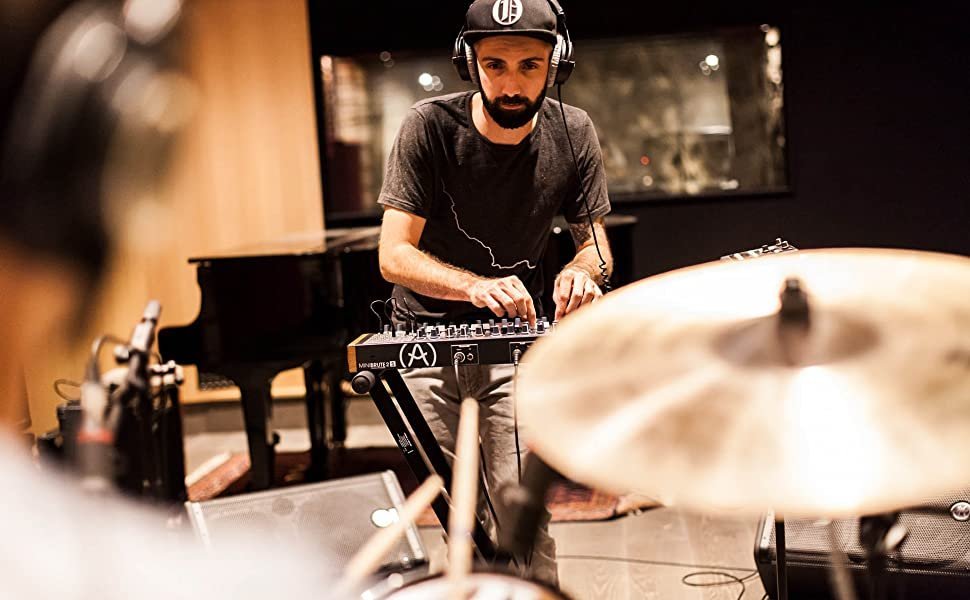 Arturia MiniBrute 2S Semi-Modular Sequence Machine Noir Edition