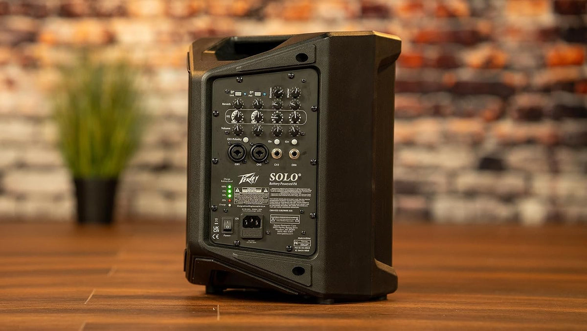 Peavey Solo® Battery Powered Portable PA and Busking Amp, 10-Hour Battery Life, Bluetooth, 4-Channels, Lightweight, Fast Rechargeable Battery, Guitar Input, Reverb Included
