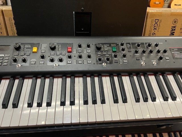 Yamaha CP73 73-Key Balanced Hammer Action Stage Piano with Sustain Pedal