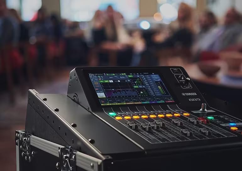 Yamaha DM3-D 22 Channel Ultracompact Digital Mixing Console