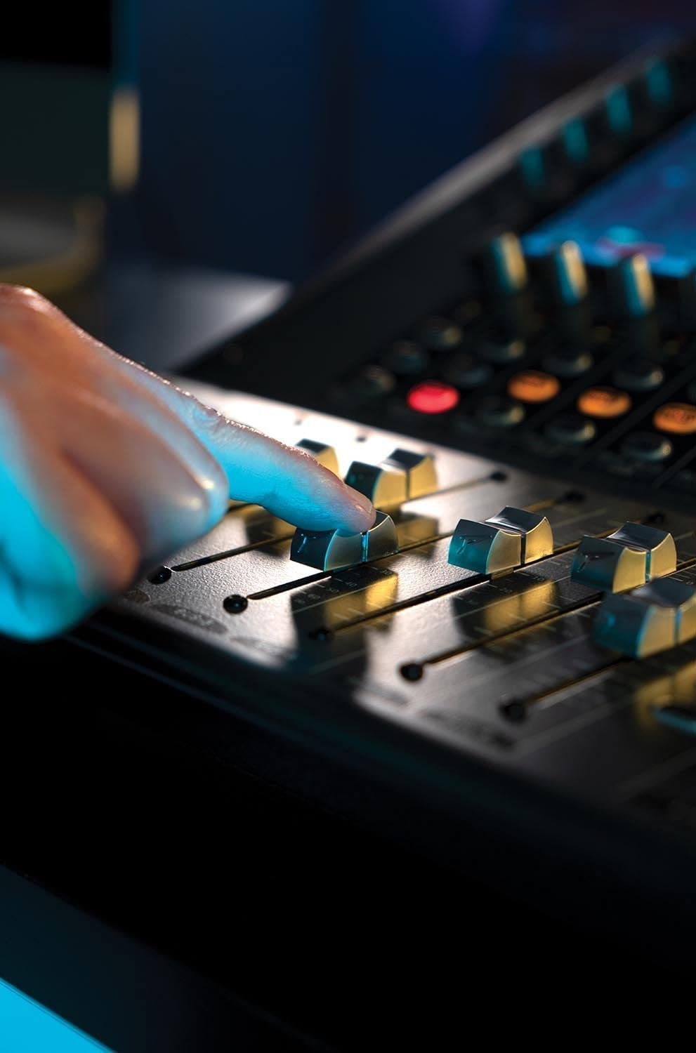 Peavey Aureus 28-channel Digital Mixer