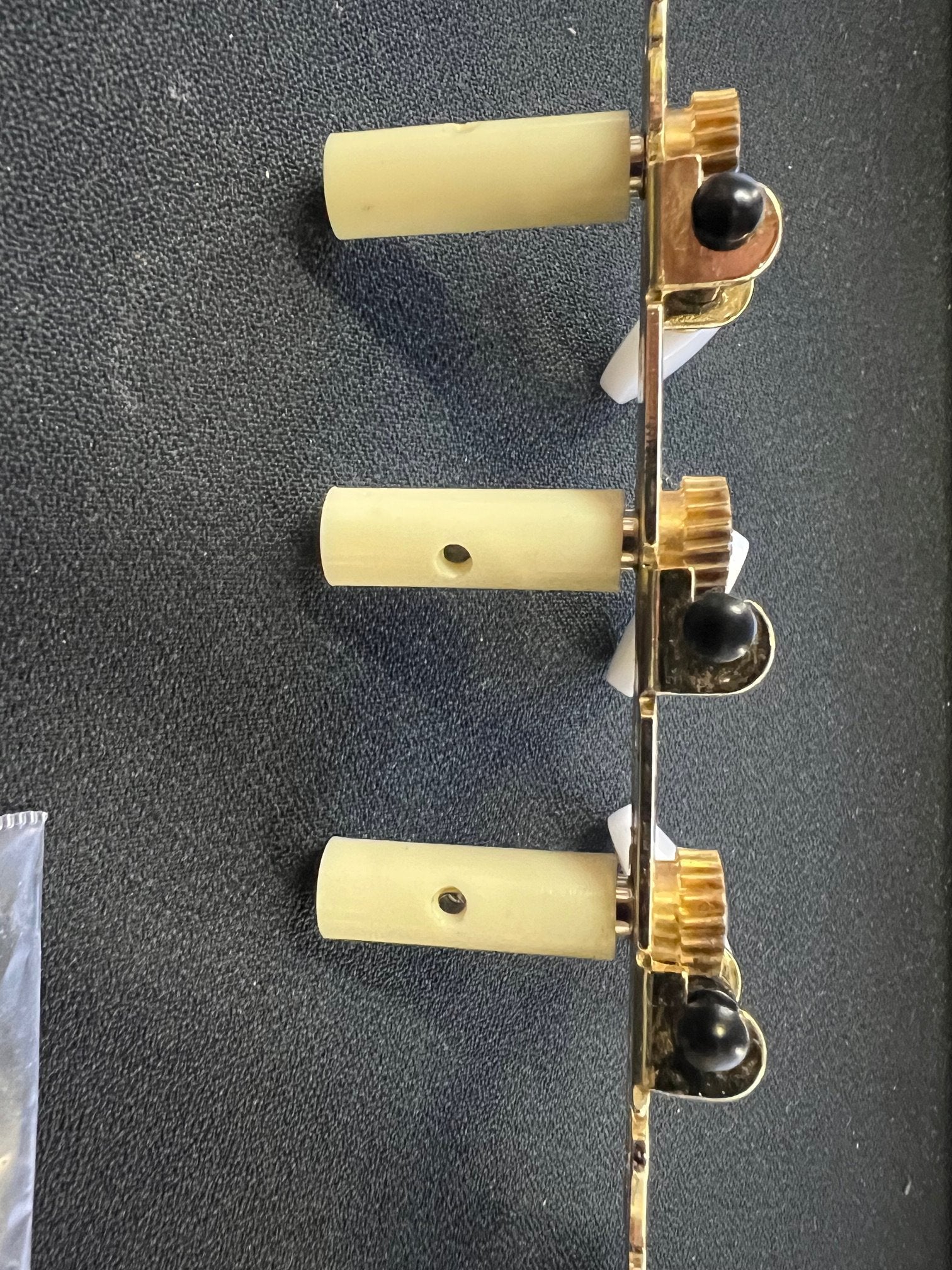 Cordoba Gold & Pearl Tuning Machines (Set) Bass + Treble