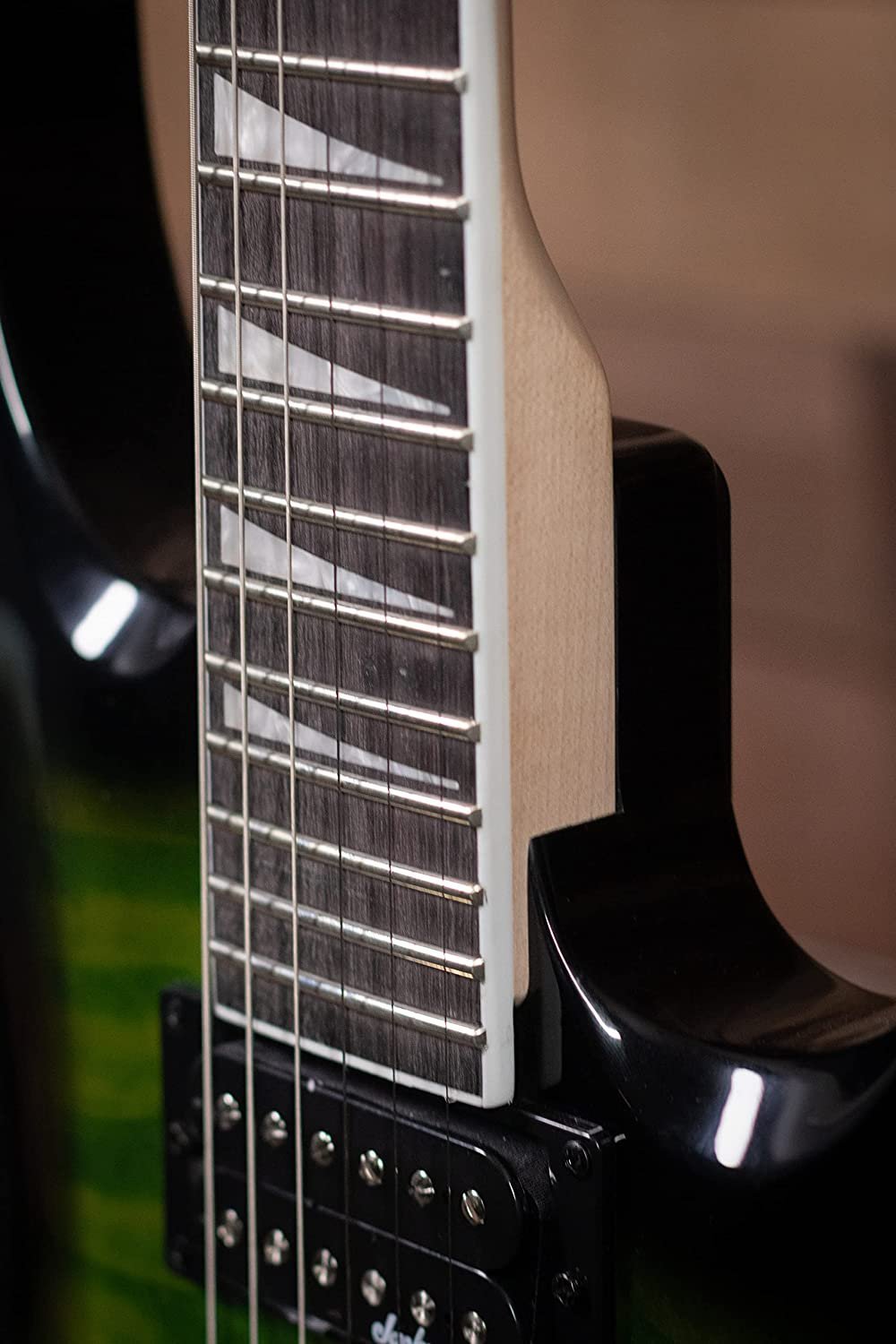 Jackson JS Series Dinky Arch Top JS32Q DKA HT 6-String Electric Guitar with Amaranth Fingerboard (Right-Handed, Transparent Green Burst)