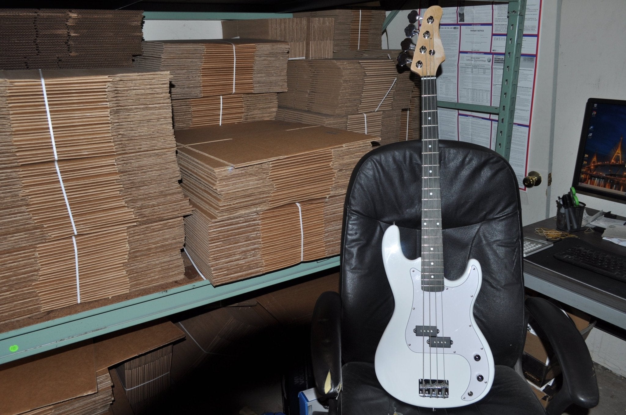 GENERIC WHITE BASS U1MU