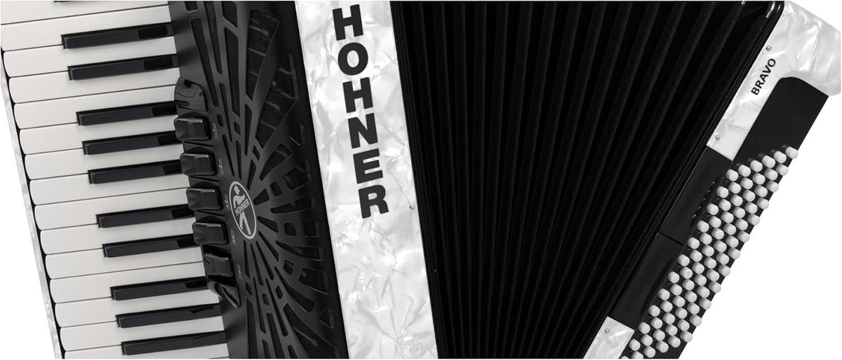 Hohner Bravo III 72 Chromatic Piano Key Accordion (Pearl White)