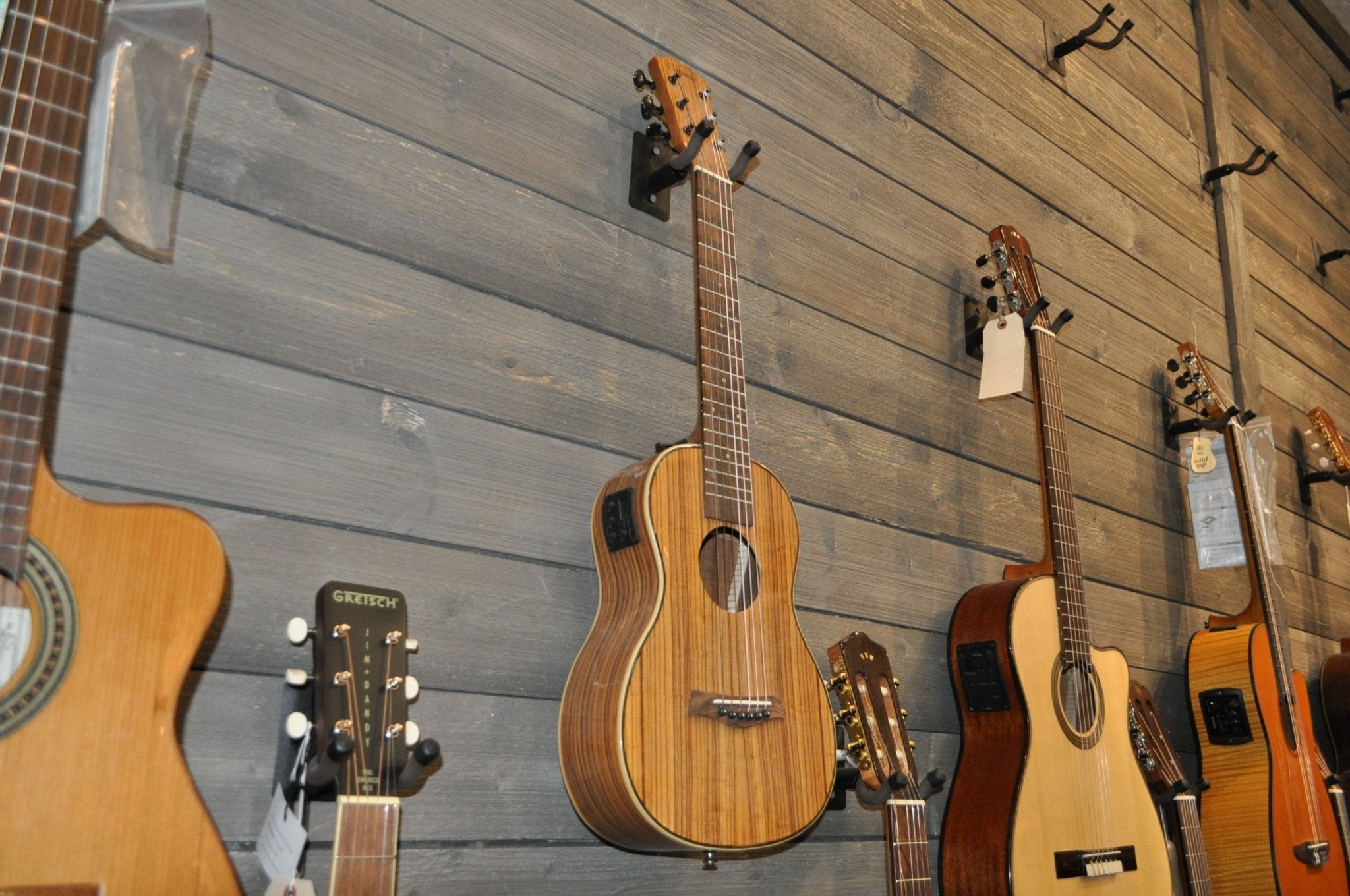 Caramel 6 String Ukulele Guitalele Electric