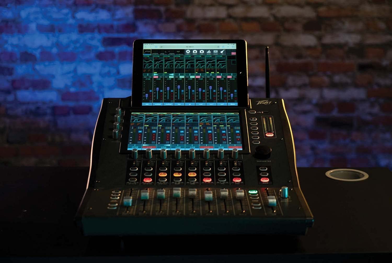 Peavey Aureus 28-channel Digital Mixer
