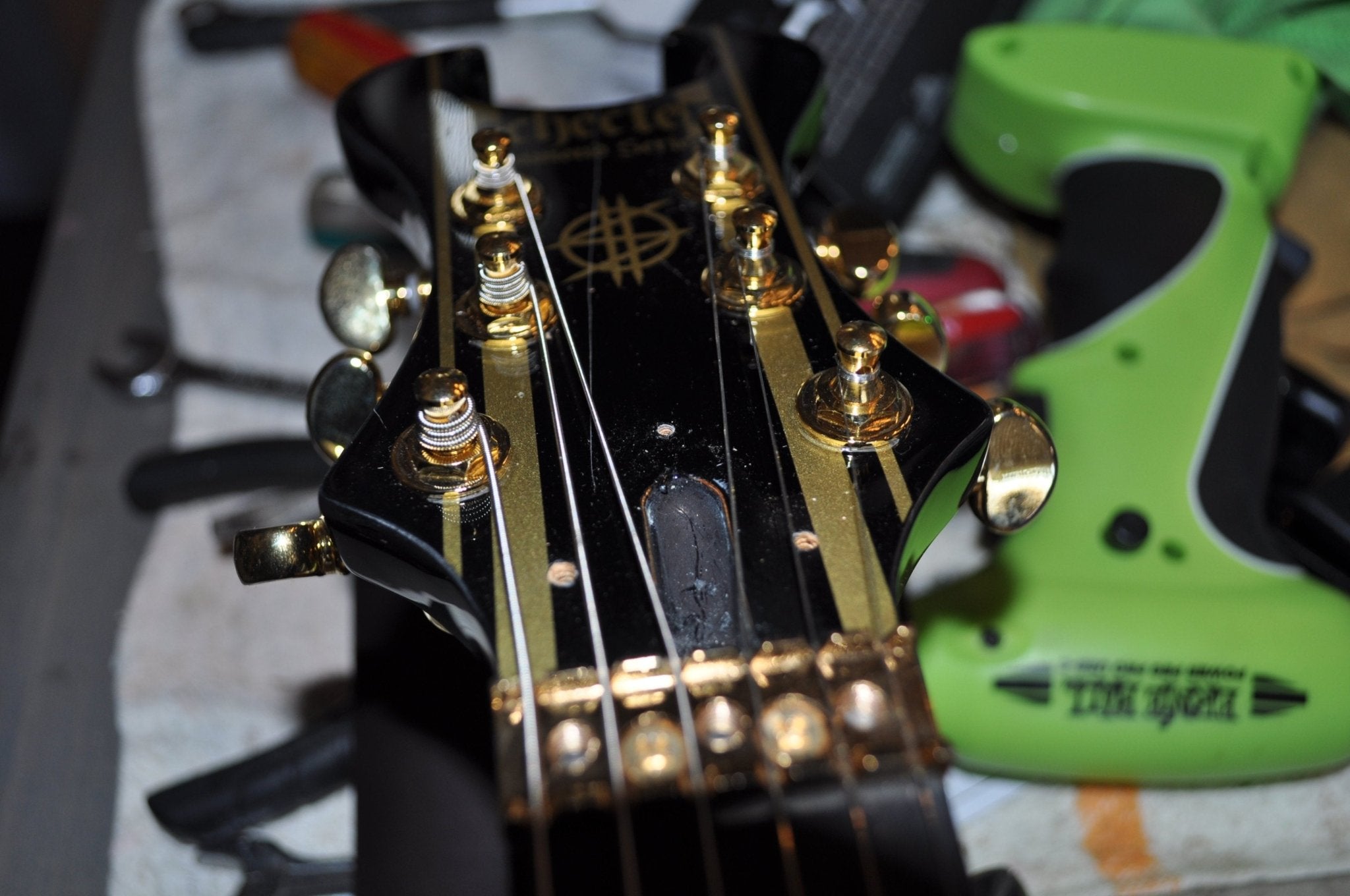 Schecter Synyster Gates Custom-S - Black with Gold Stripes