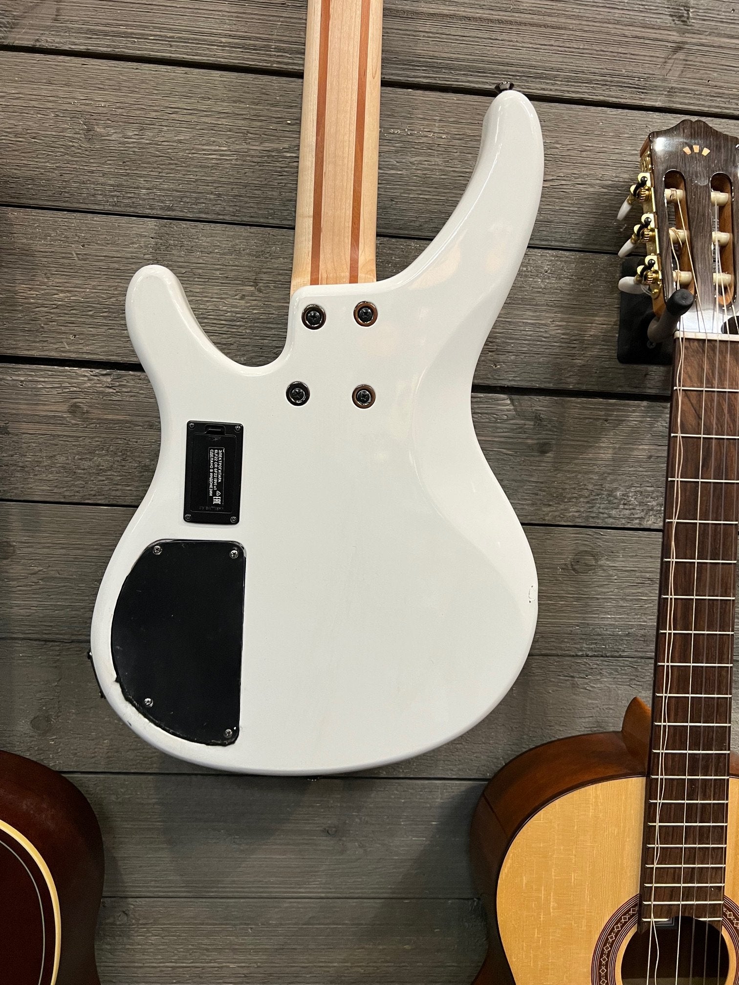 Yamaha 4 String Bass Guitar, Right Handed, White, (TRBX304 WH)