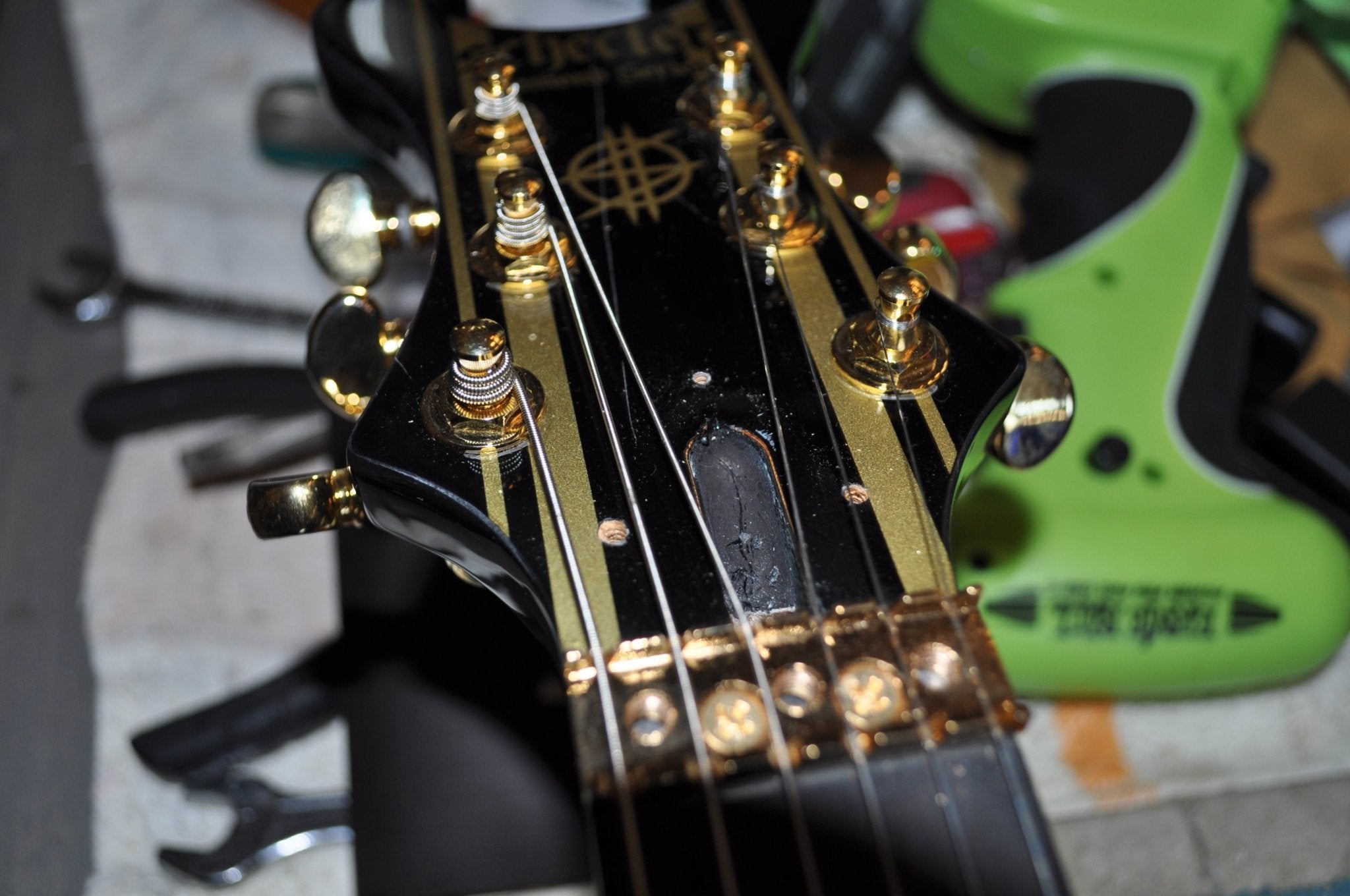 Schecter Synyster Gates Custom-S - Black with Gold Stripes