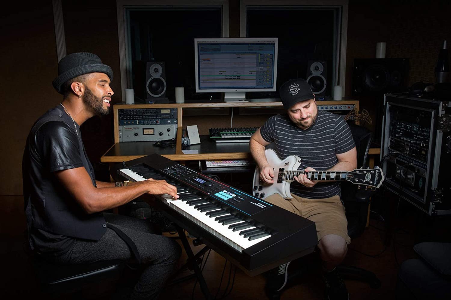 Roland JUNO-DS 88-Key Lightweight Weighted-Action Keyboard with Pro Sounds