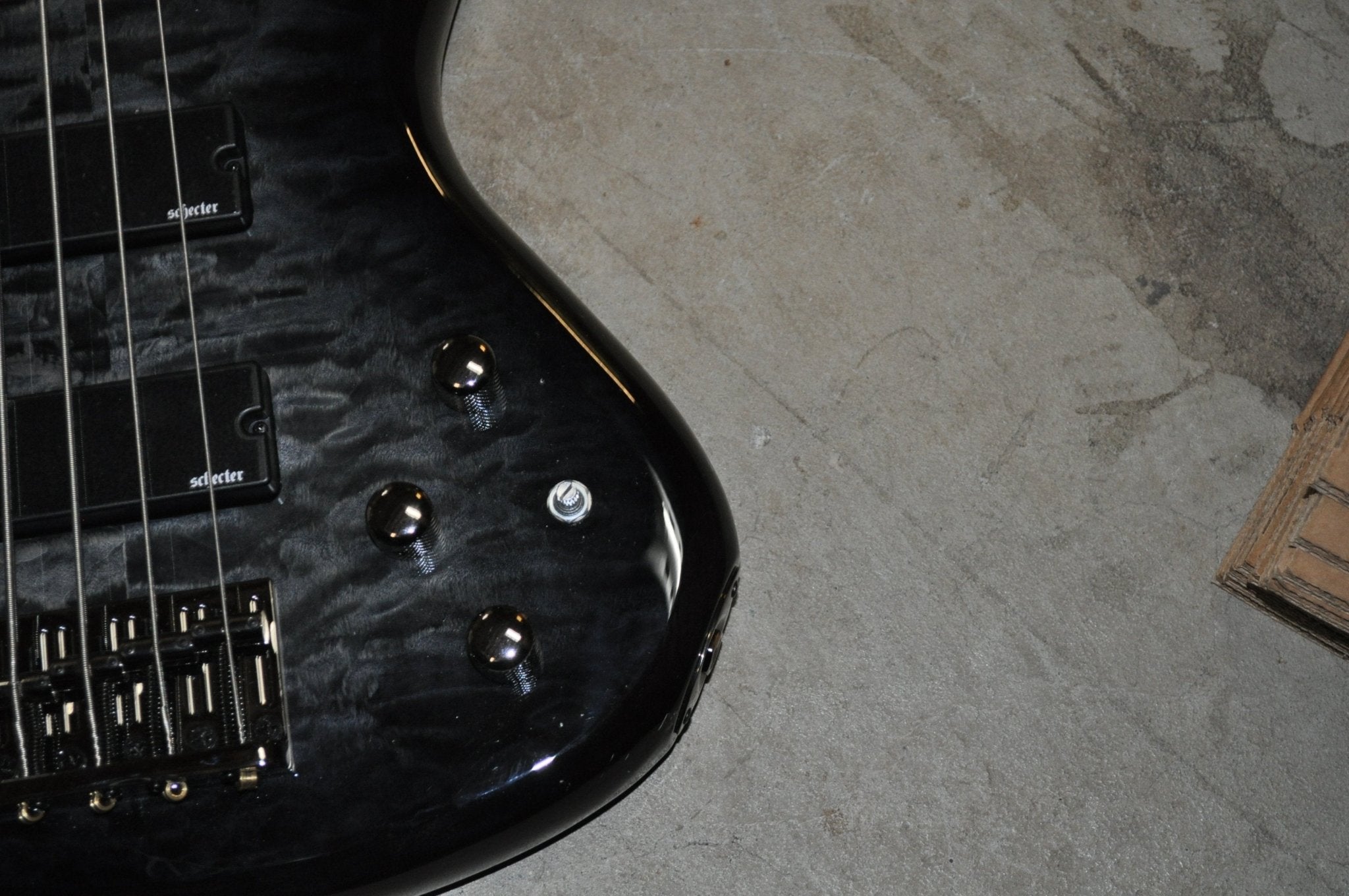 Schecter Stiletto Extreme-4 Bass Guitar (4 String, See-Thru Black)