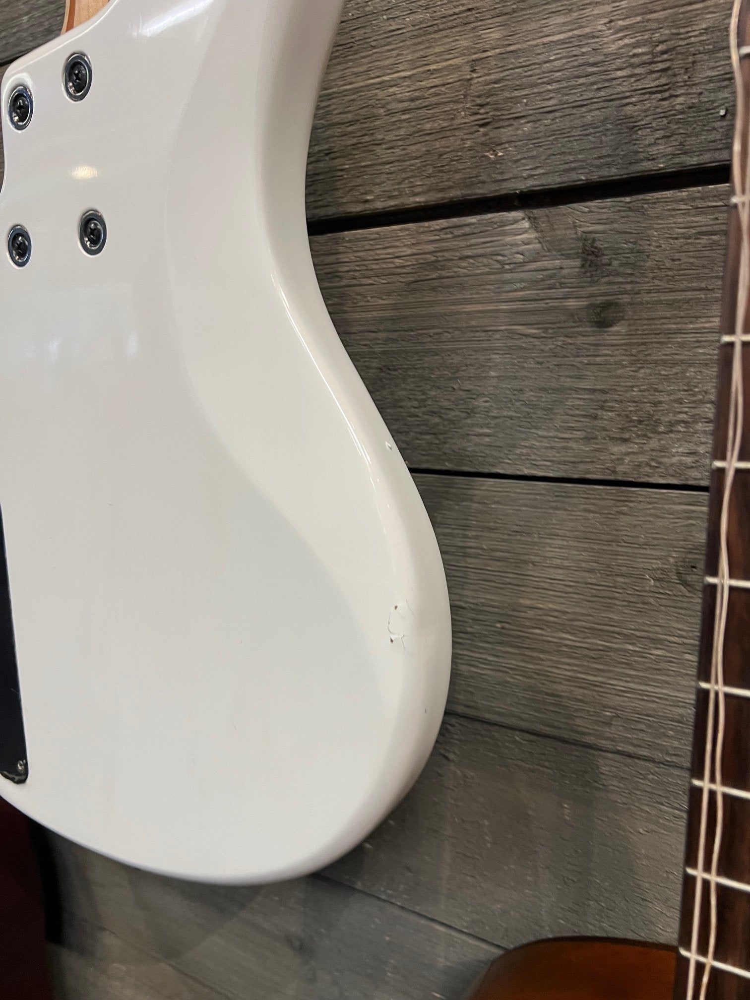 Yamaha 4 String Bass Guitar, Right Handed, White, (TRBX304 WH)