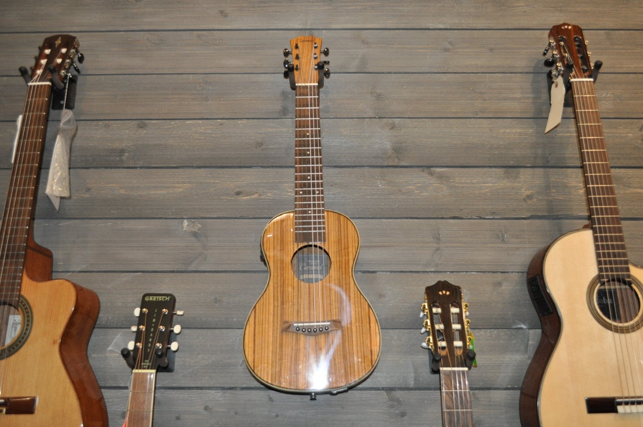Caramel 6 String Ukulele Guitalele Electric